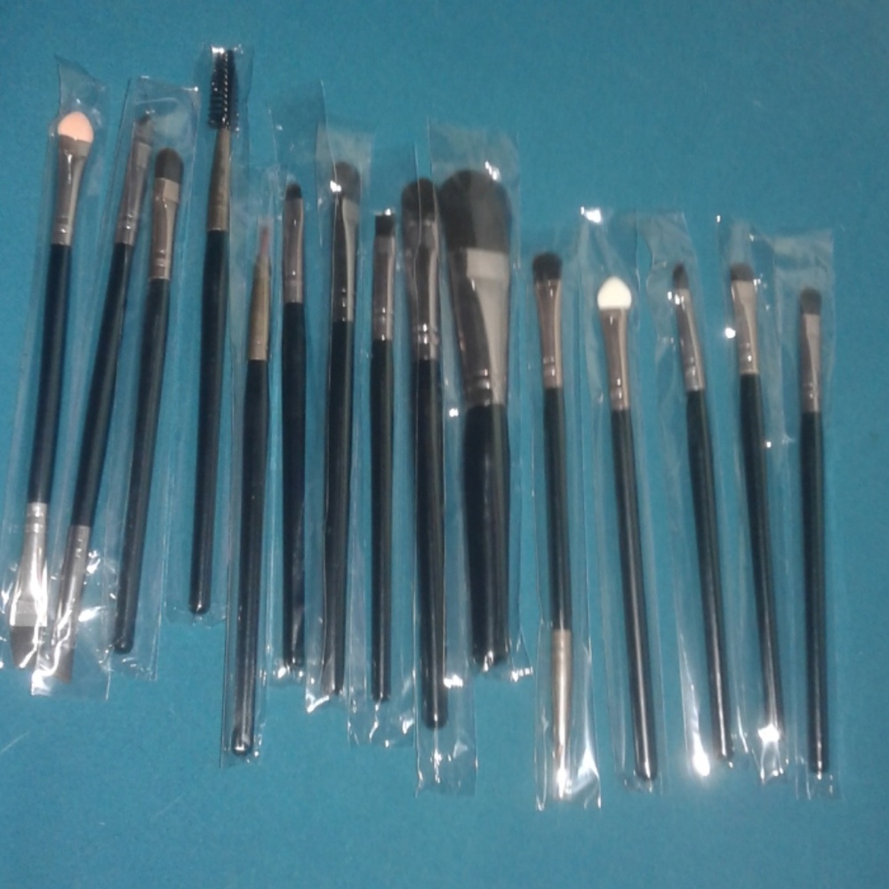 18 New Makeup Brushes